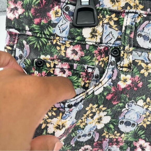 Disney Lilo & Stitch Colorful Tropical Floral Cutoff Denim Shorts Size 7 - Picture 5 of 13